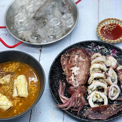 단독창고: 급냉 먹물 무늬오징어 1kg
